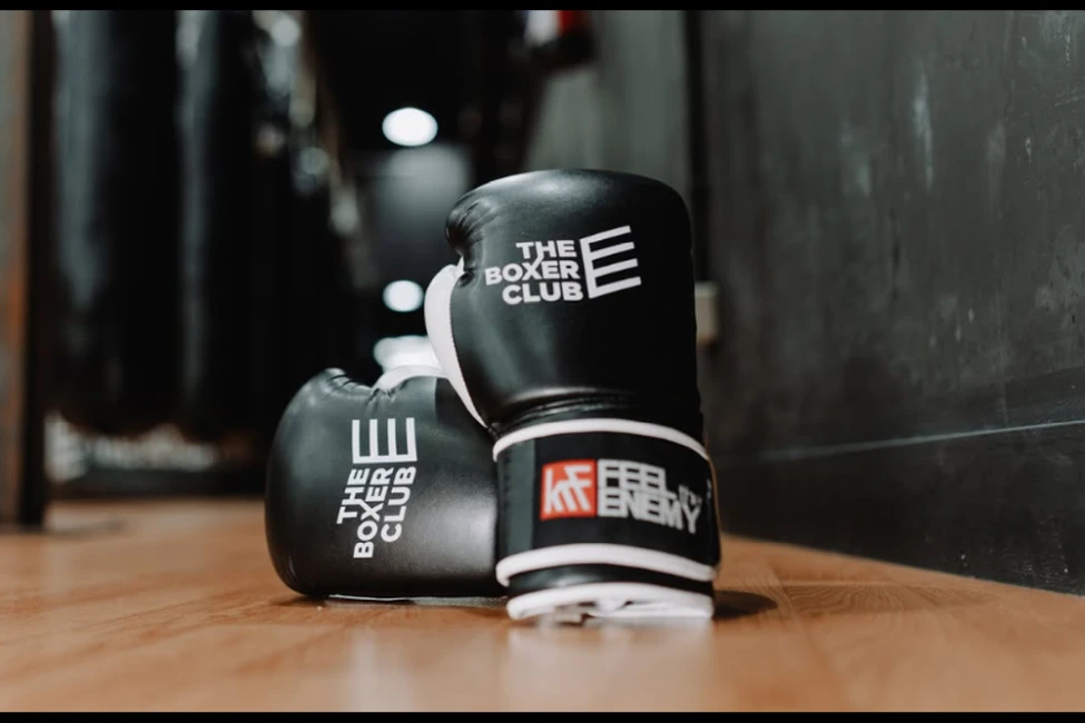 01_TBC-GUANTES.webp